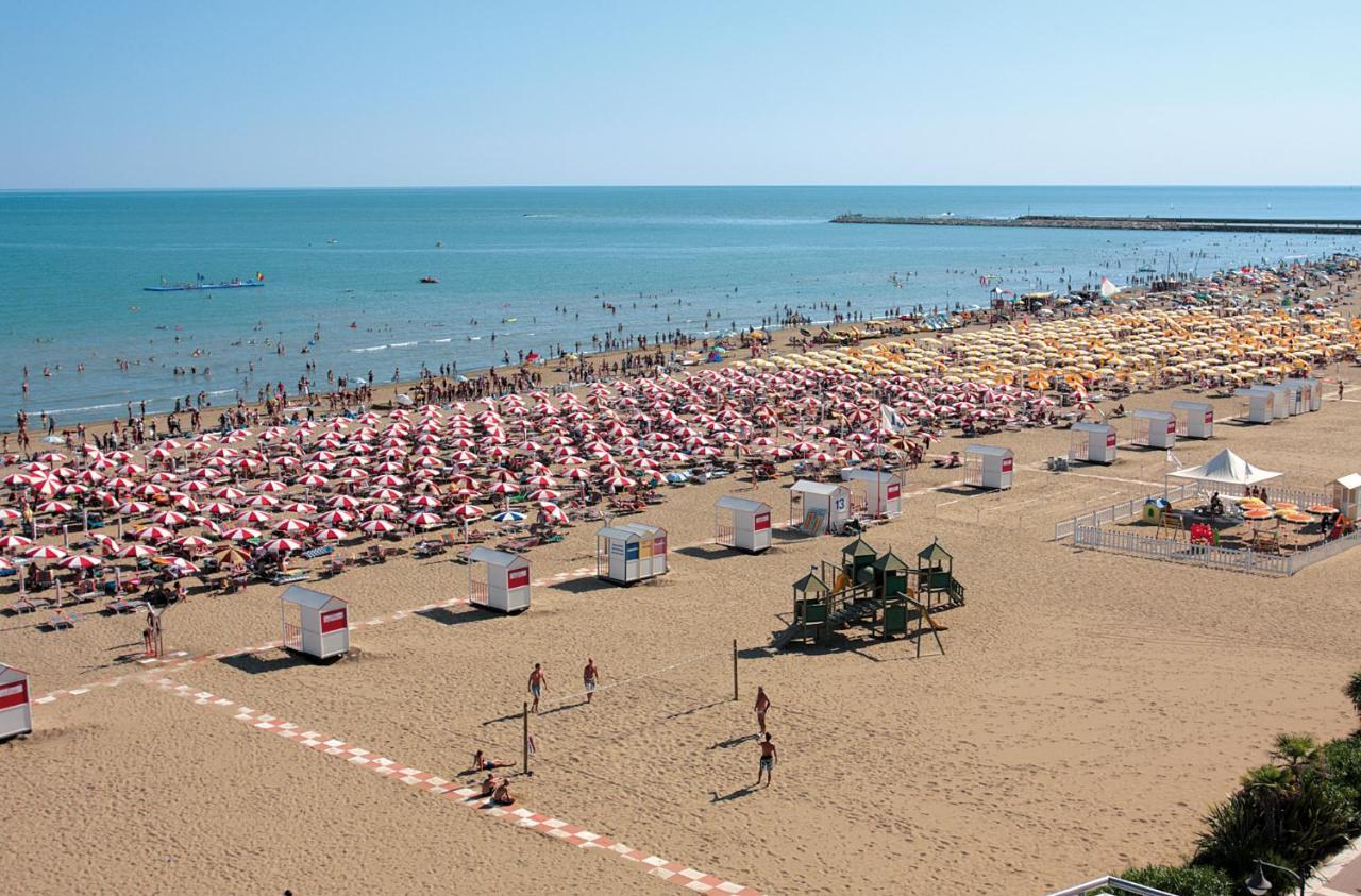 Ca' Mira Apartments Каорле Экстерьер фото