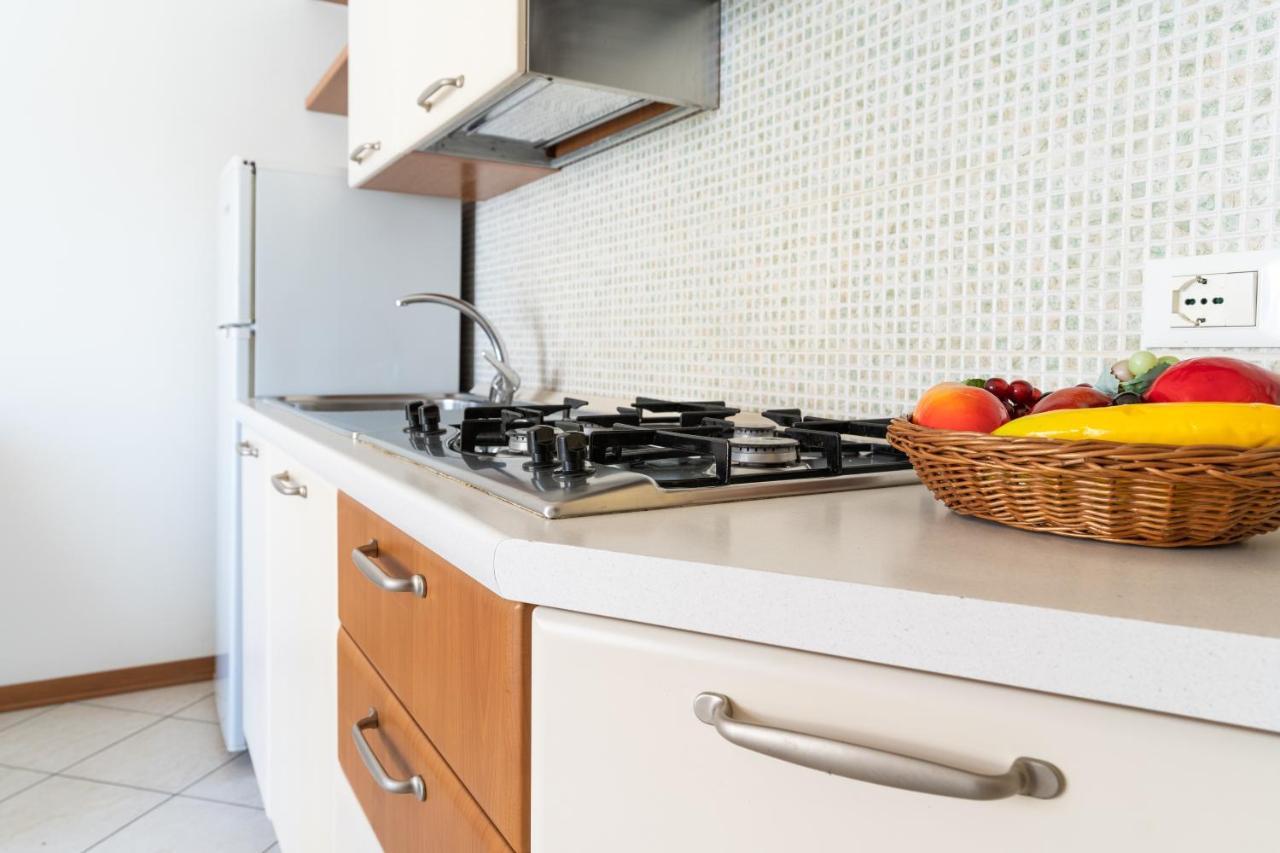 Ca' Mira Apartments Каорле Экстерьер фото
