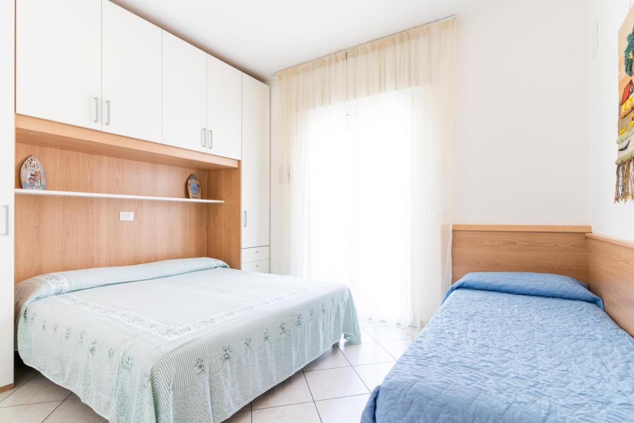 Ca' Mira Apartments Каорле Экстерьер фото