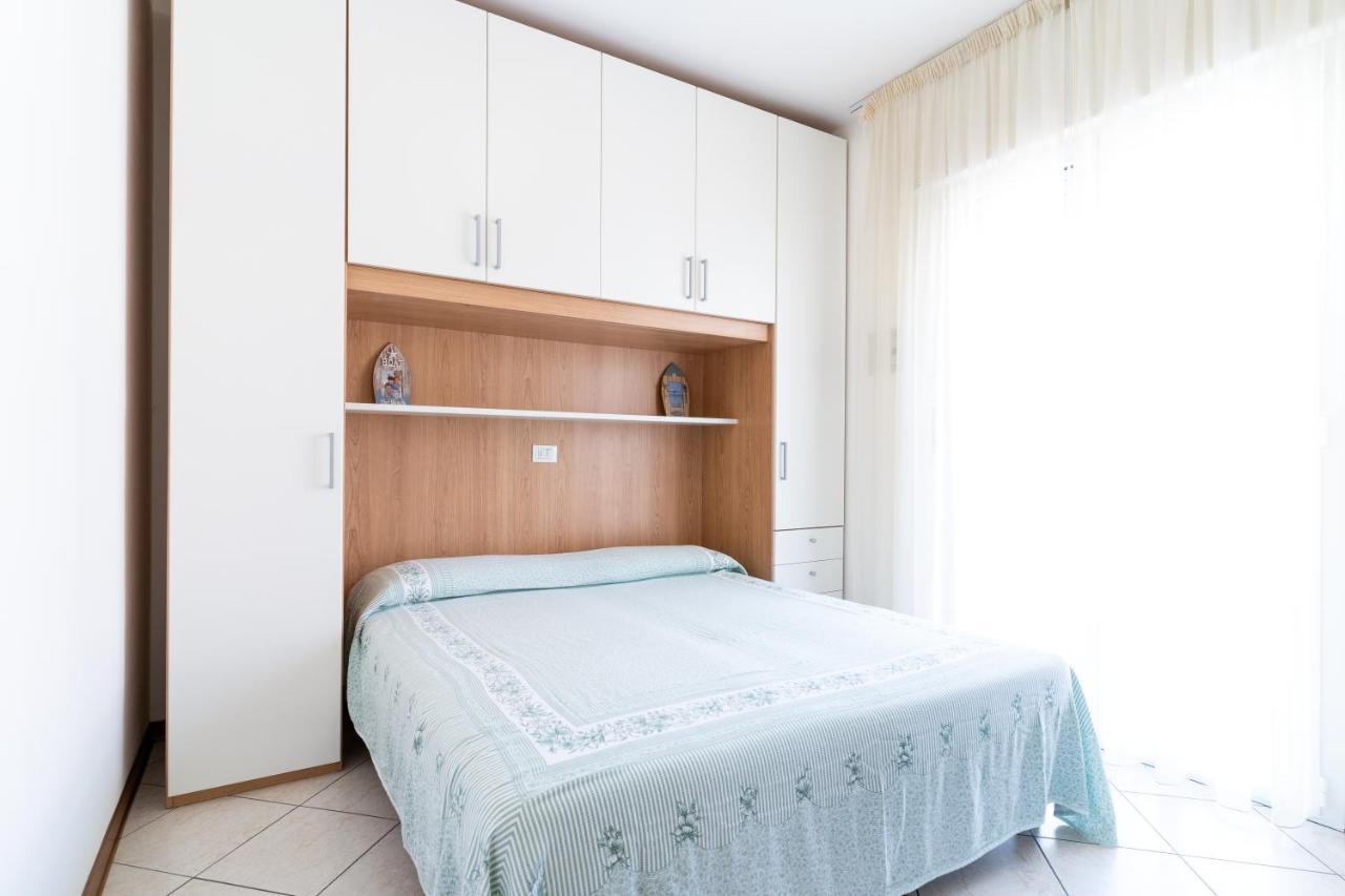 Ca' Mira Apartments Каорле Экстерьер фото