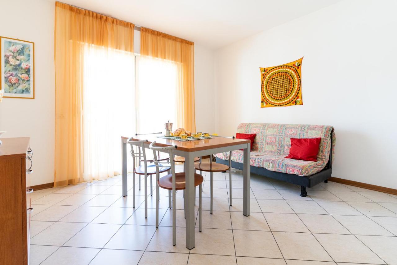 Ca' Mira Apartments Каорле Экстерьер фото