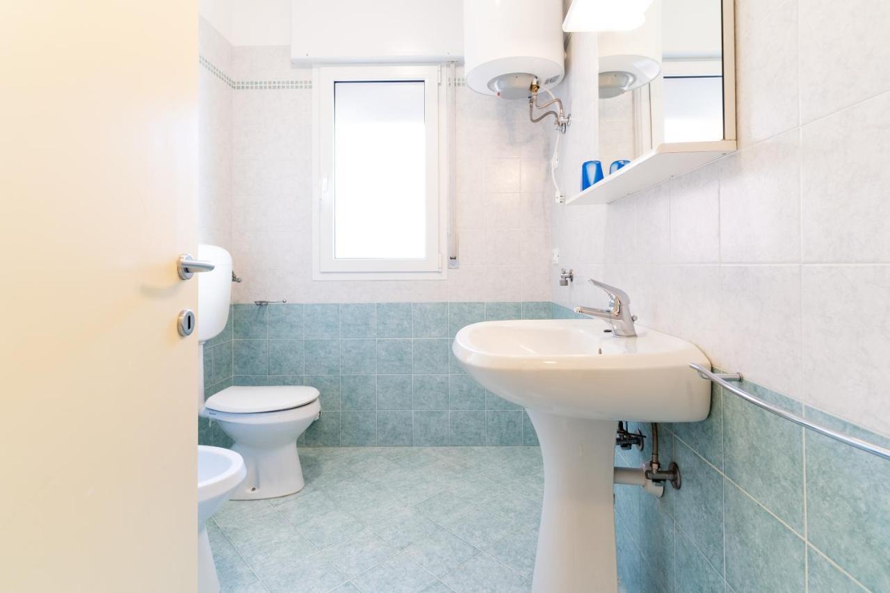 Ca' Mira Apartments Каорле Экстерьер фото