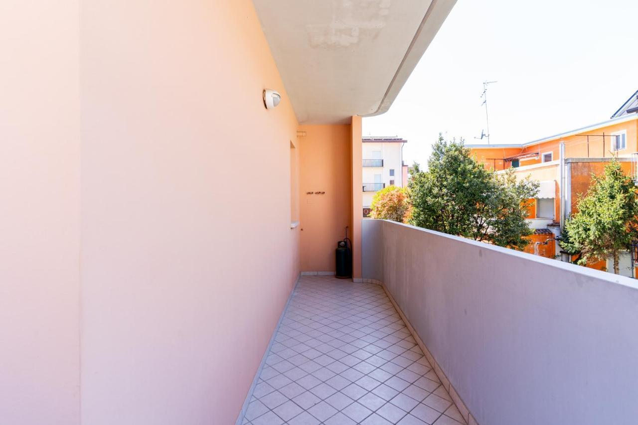 Ca' Mira Apartments Каорле Экстерьер фото